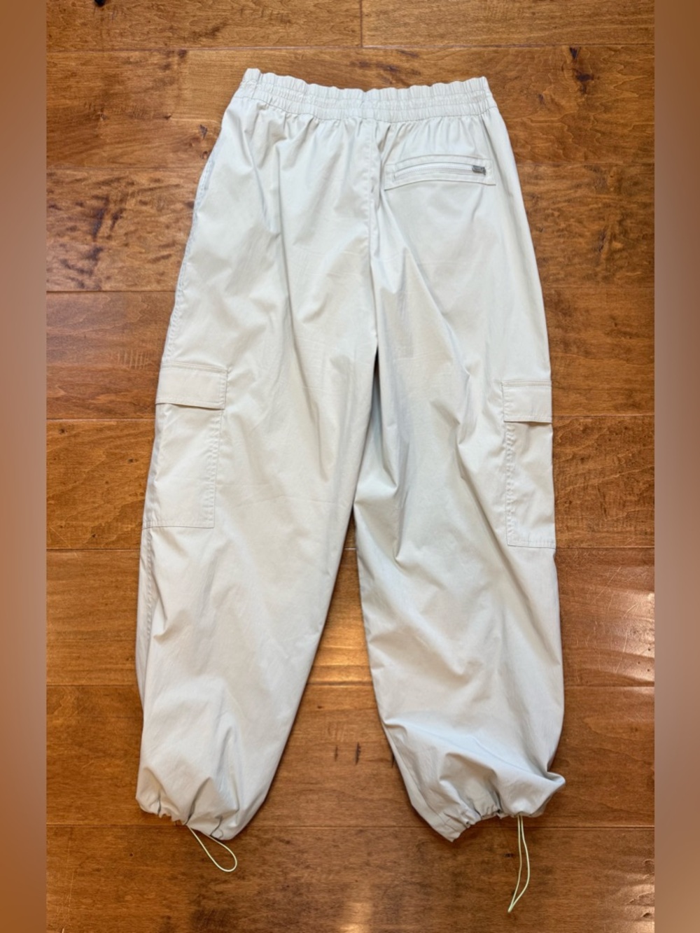 Athleta Cargo Pants Beige Nylon Joggers Neon Toggle Adjustable Hem S - Picture 12 of 12